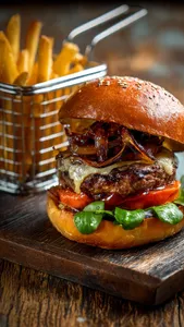 HAMBURGESA ESPECIAL CARNE+PAPITAS