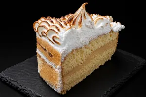 Trozo cuatro Leches Saint Honoré
