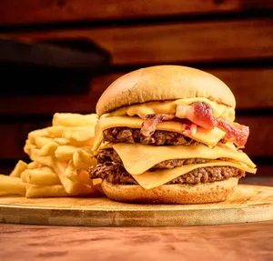 Triple Bacon + Papitas
