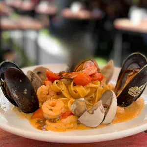 Spaghetti Allo Scoglio Cremoso