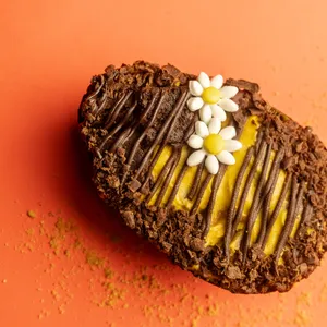 Medio huevo de Lúcuma Brownie