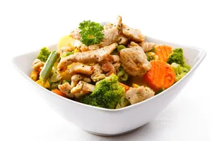 Plato del día Salteado de Pollo Con Verduras