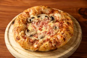 Pizza Prosciutto e Funghi