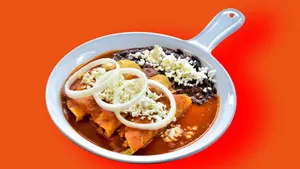 Enchiladas Rojas con Pollo