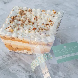 Postre de Merengue Manjar y Praliné Almendras