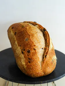Pan masa madre aceitunas y romero