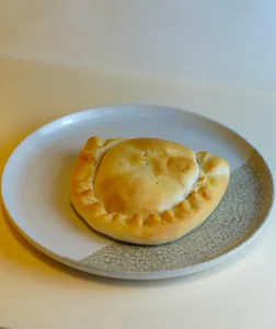 Empanada pollo queso