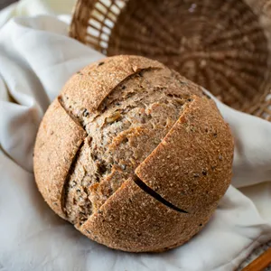 Hogaza De Pan Integral Con Semillas (Masa Madre 350 G)