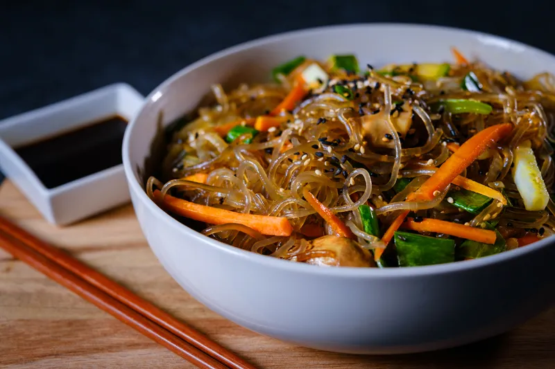 Japchae de cerdo Japchae de cerdo