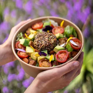 Ensalada De Quinoa Roja (Vegana)