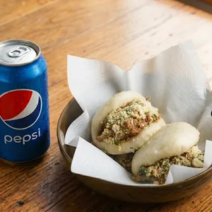 Bao Buta + Bebida