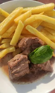 Plateada al carmenere + entrada y postre.