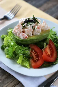 Palta reina + entrada y postre.