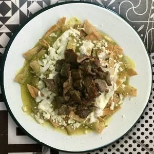 CHILAQUILES CON CECINA