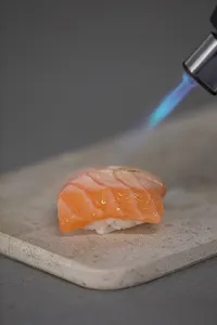 Nigiri Inari Salmón