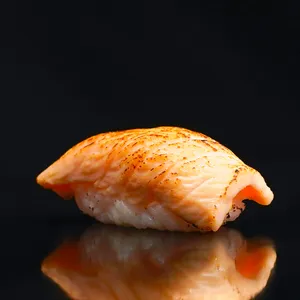 Nigiri Salmón Tataki (4 unidades)