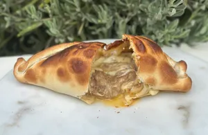 Carne Mechada y Queso