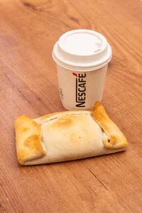 Promo Nescafé (8 oz) + Empanadas