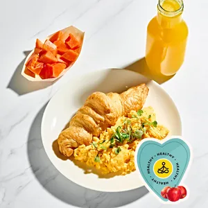 Combo huevo + croissant+jugo