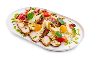 Ensalada Oye Kitchen