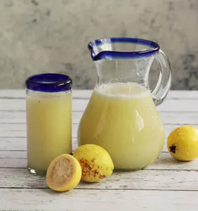 Jarra Chica de Agua de Fruta