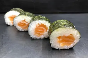Roll Hosomaki Salmon