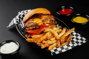 La Javiera Carrera + Papas LFC