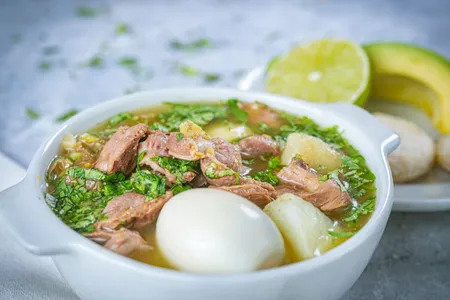 Consomé Con Menudencias