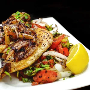 Oferta Pollo Msakhan +1 Acompañamiento + salsa