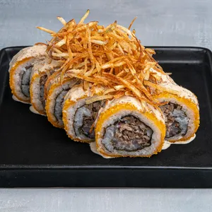 Lomo Saltado Tempura Roll