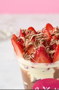 Mega Fresas con Crema y Chocolate  (9oz)