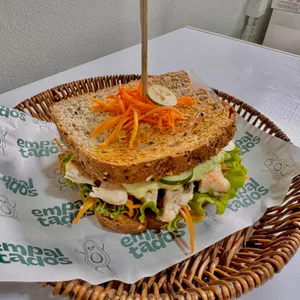 Sandwich de Pollo Grillado- Kcal 394