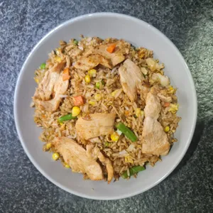 Arroz frito con pollo