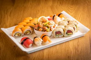 Mare Mitzu (24 piezas + 200grs de  ceviche)