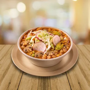 Pozole con vegetales (Rojo)