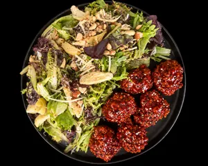 Calugas Pollo Coreanas (4 Opciones) + Black Salad