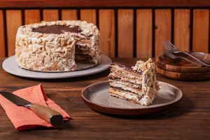 Torta Hojarasca Chocolate 12 Porciones aprox