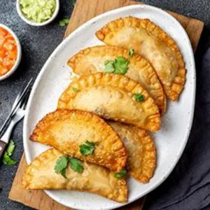 Empanaditas de queso 9 cm. para freír 12 unidades.