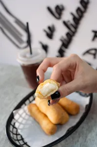5 TEQUEÑOS DE QUESO DE 8CM