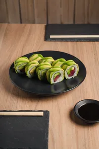 Maguro roll