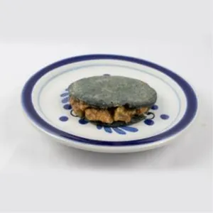 Gordita de chicharron en salsa verde