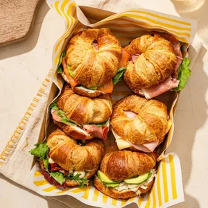 Caja croissant surtida
