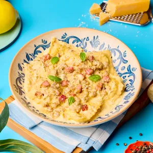 Raviolis carbonara queso y salsiccia Italiana