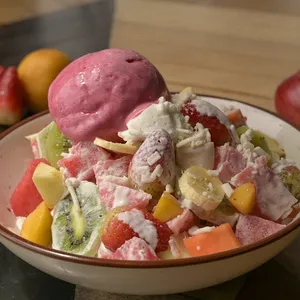 Ensalada de frutas con helado