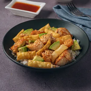 Bowl de pollo al ajonjolí