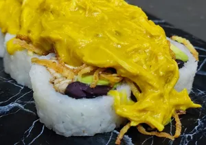 Ají de gallina roll