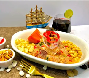 Ceviche de Pescado + Bebida