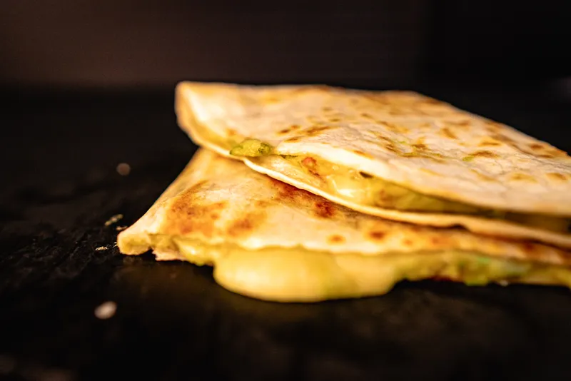 Quesadillas con Queso y Guacamole