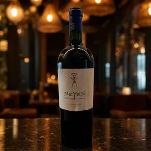 Ensamblaje Neyen De Apalta Botella