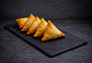 Empanaditas de aji de gallina ( 5 unidades)